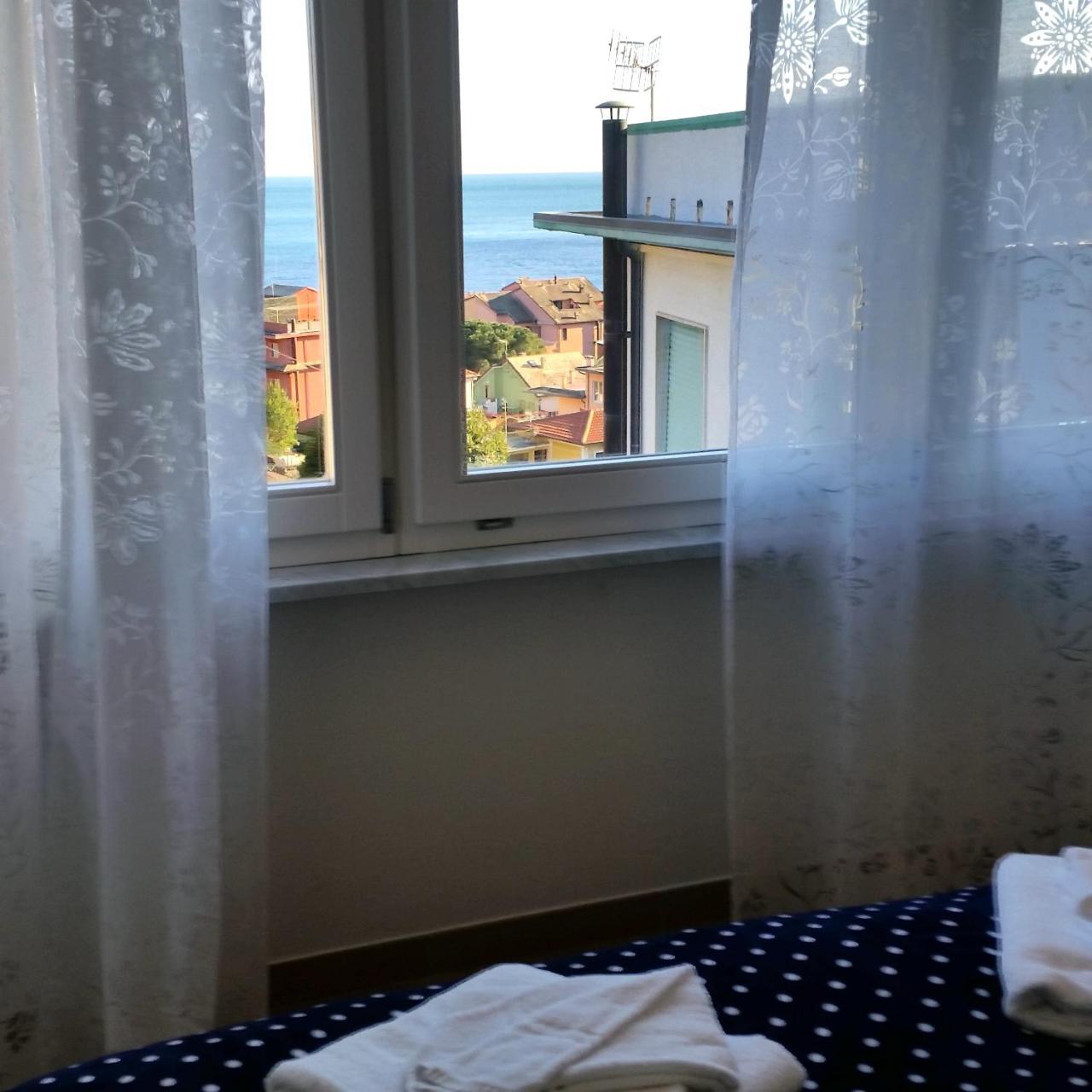 Stunning Seaview Apartment Monterosso al Mare Bagian luar foto